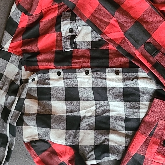 Reason Red And Gray flannel with hood size small - Picture 2 of 4